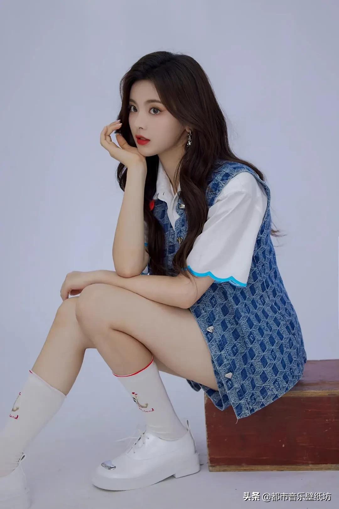 杨超越高清时尚穿搭美图壁纸