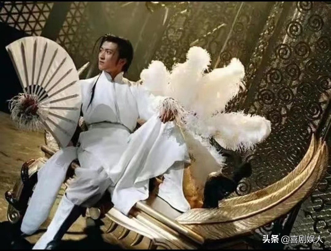 同样是演“高冷男神”，有的帅气逼人，有的面无表情像