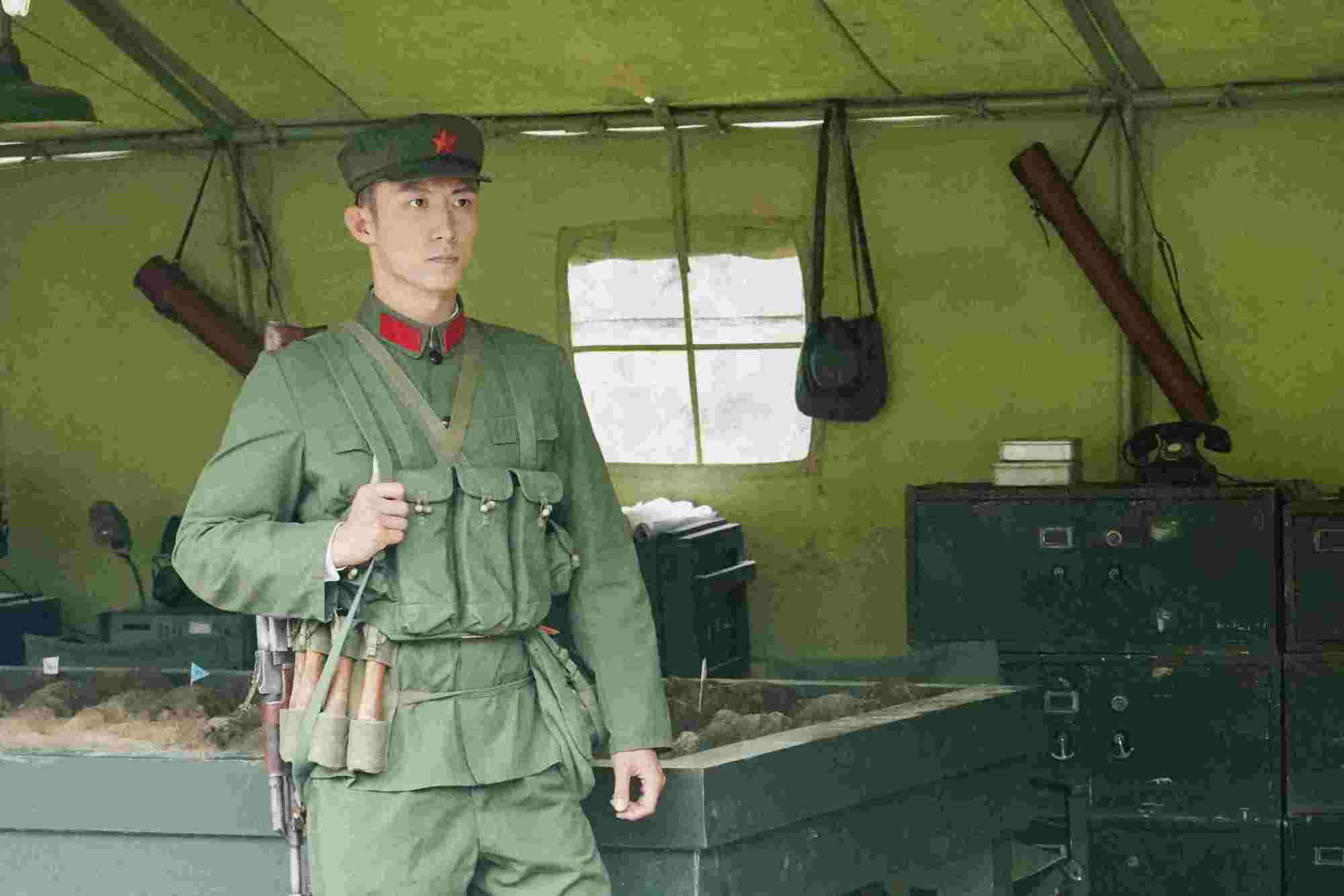 个个鹤立鸡群，却烦恼“长太高”，这10位男星的身高太不懂事