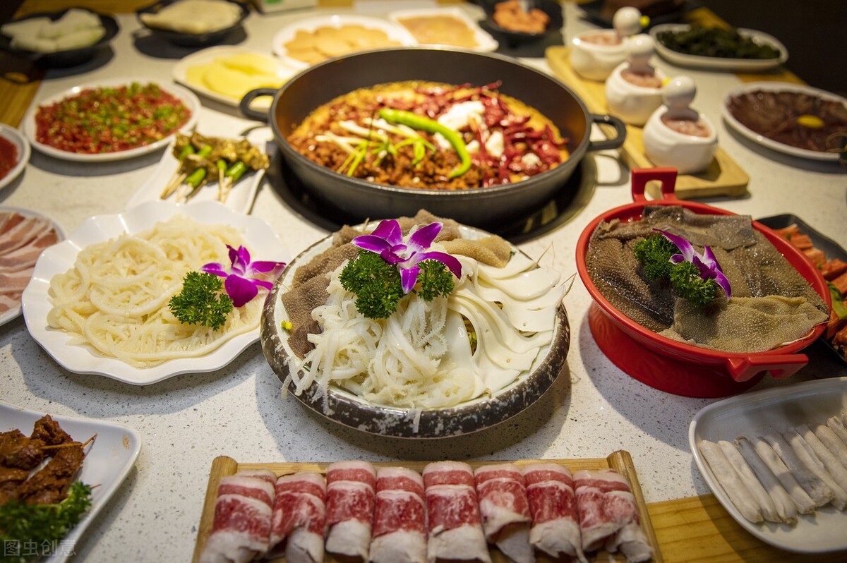 成都火锅店装修效果图展示：传统与现代融合的餐饮空间设计