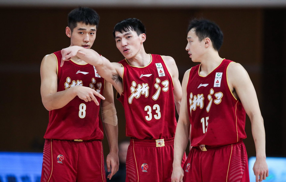 現在在哪里看籃球比賽（今日！CBA戰4場，央視直播廣東男籃劍指8連勝！領頭羊浙江戰魚腩）
