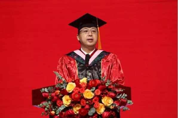 面向全球直播！北京“超盛大”毕业典礼，外交官出席，中日韩等27国学生齐聚