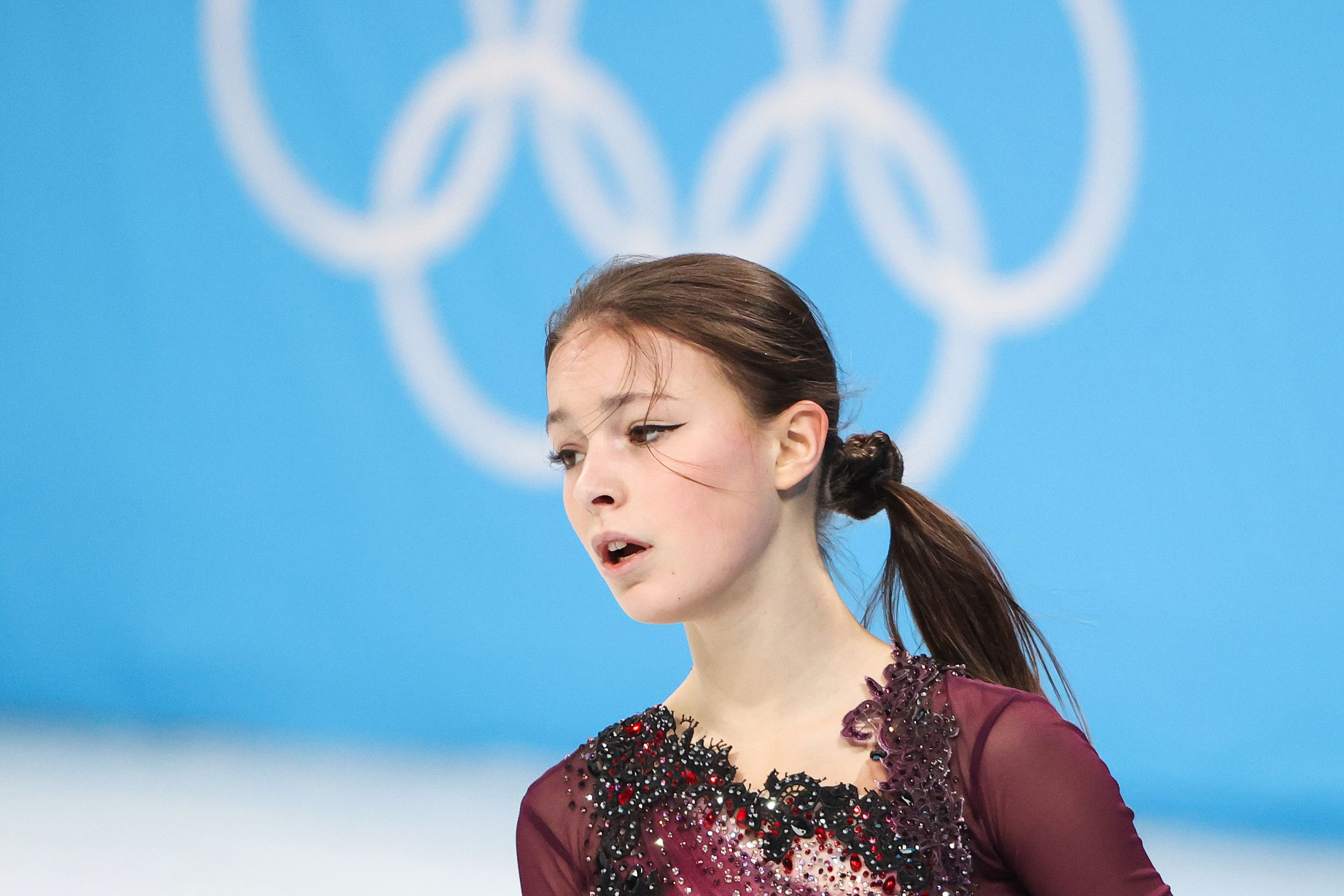 女子花样滑冰比赛时间(“千金”谢尔巴科娃，一秒换装惊艳众人，18岁成为冬奥