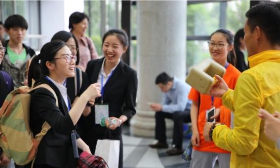 大学中有“3种”兼职，学生要尽量远离，学长：已坑了不少学生