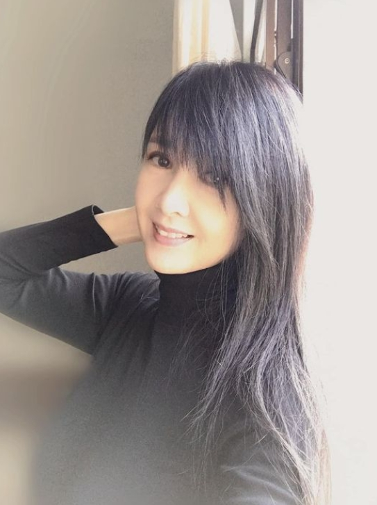 “玉女掌门人”周慧敏近况曝光，粉丝惊呼：岁月停留20年
