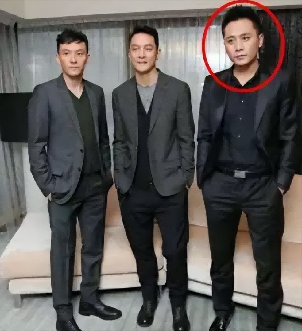 明明有1米8的大高个，但看起来很“矮”的12位男星，个个让人意外