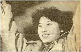 刘秋宏索契事件(这个女人才是中国速滑yyds，被王濛疯狂炮轰过，却带出4届冬奥冠军，听听她的传奇故事吧)