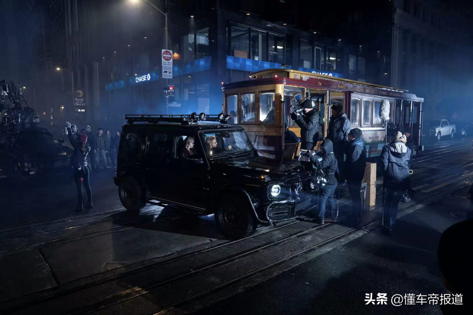 趣闻 | 选择红色药丸！奔驰G级亮相《黑客帝国4：矩阵重生》首映礼