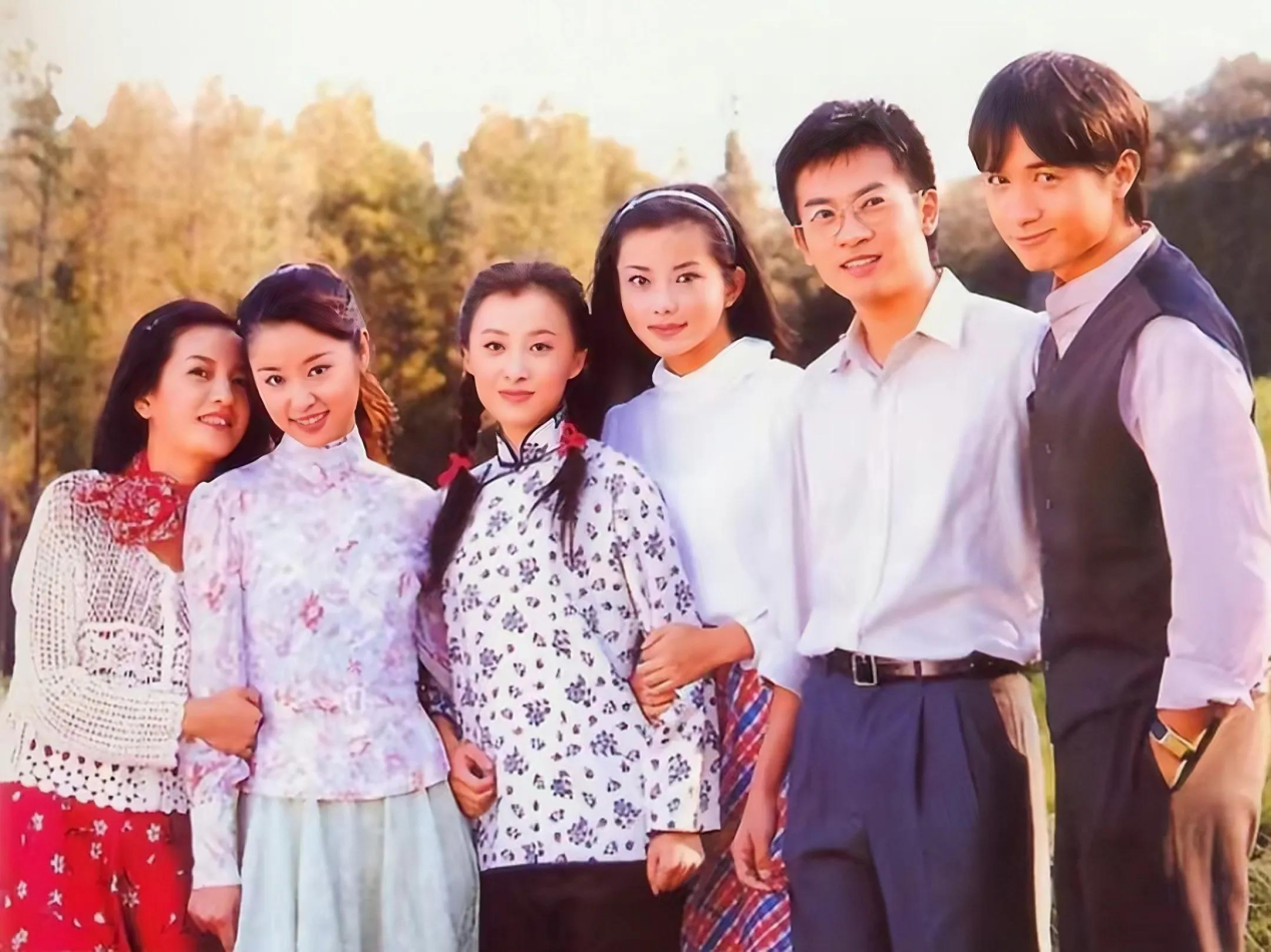 七姐妹演员表(演员徐露:巅峰时退隐,嫁大7岁导演,48岁和19岁女儿似