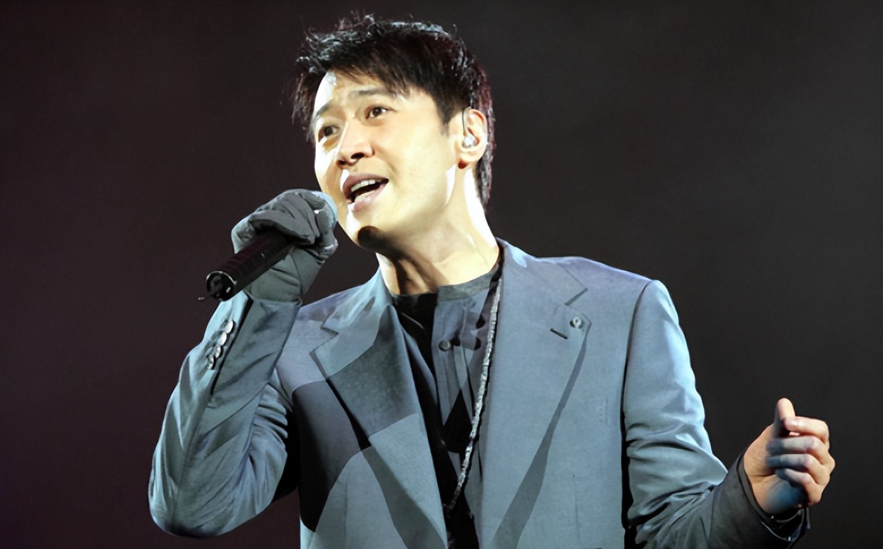 黎明：唱不过张学友，跳不过郭富城，碌碌无为的他凭啥被称为天王