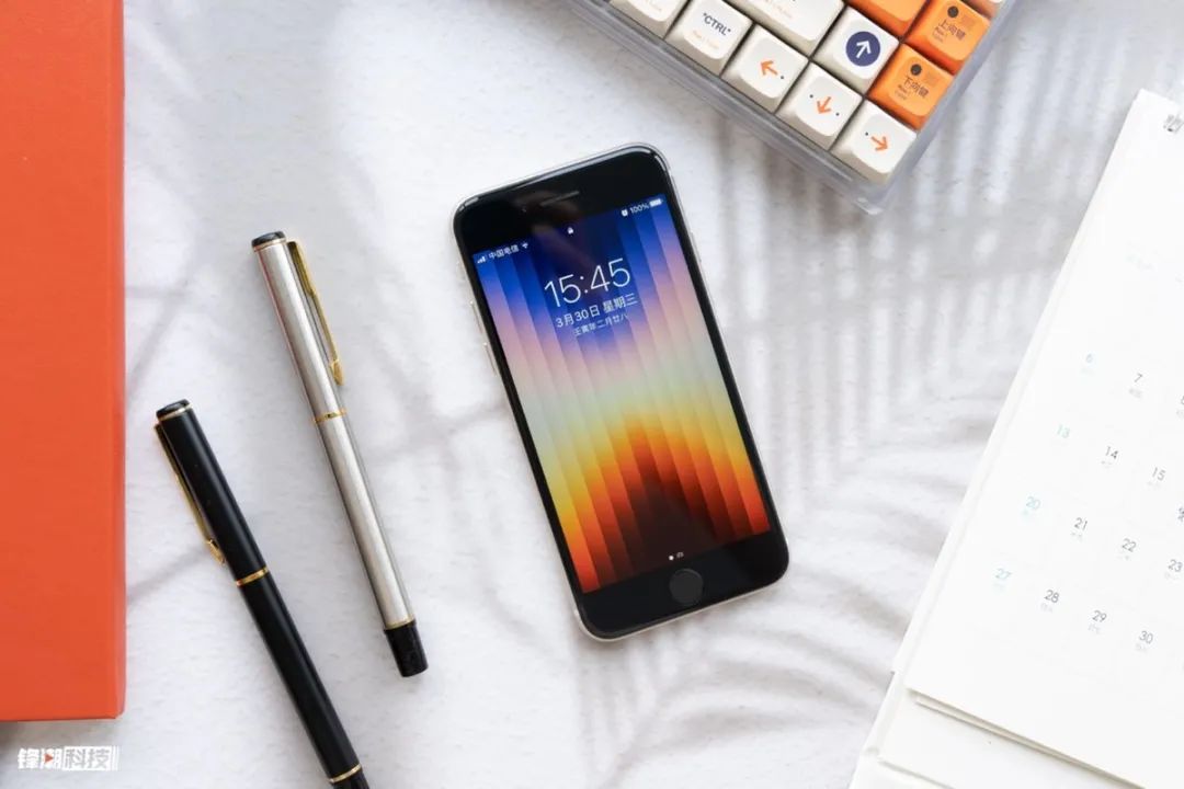 全网都在骂iPhone的刘海，这男人得背锅