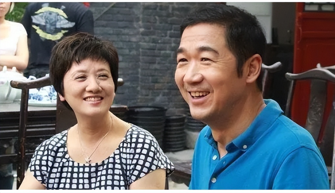 张国立为什么要离开罗秀春，转而对宜妃邓婕钟爱一生？