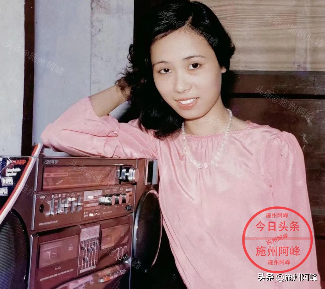 老照片：80年代的刘德华与翁美玲，李嘉欣与王祖贤的珍贵合影