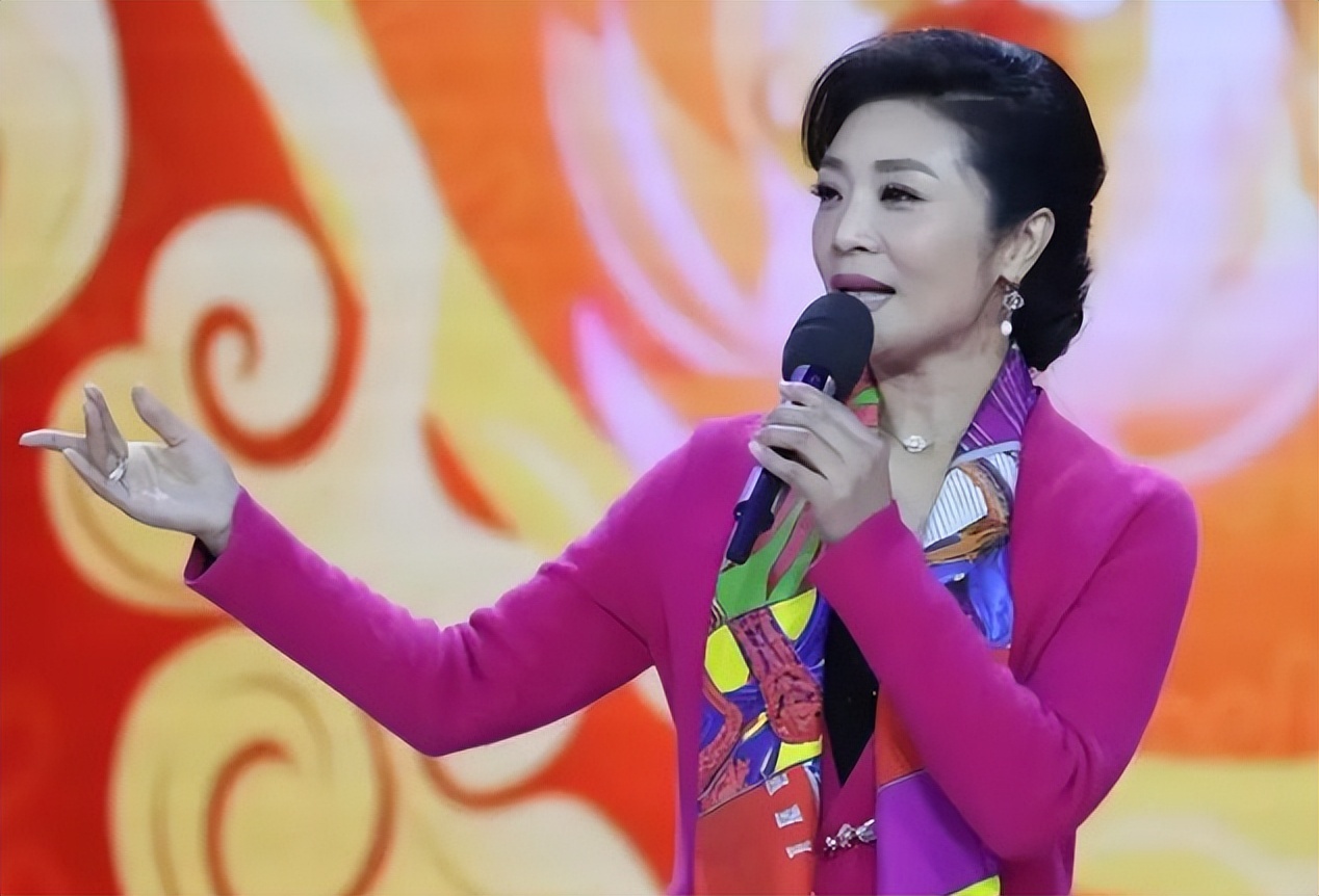 李丹阳：25岁成名，参加14次春晚，有孝心爱唱歌热衷公益的歌唱家