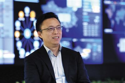 最牛打工人：库克年薪6亿，霍建宁狂赚1600亿，程雪身价650亿...