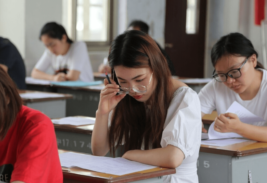 应届大学毕业生注意，3个手续事关未来就业，要提前做好准备