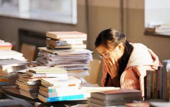 高考生迎来调整，一二三本或将合并，中等生有福了，学霸却很苦恼