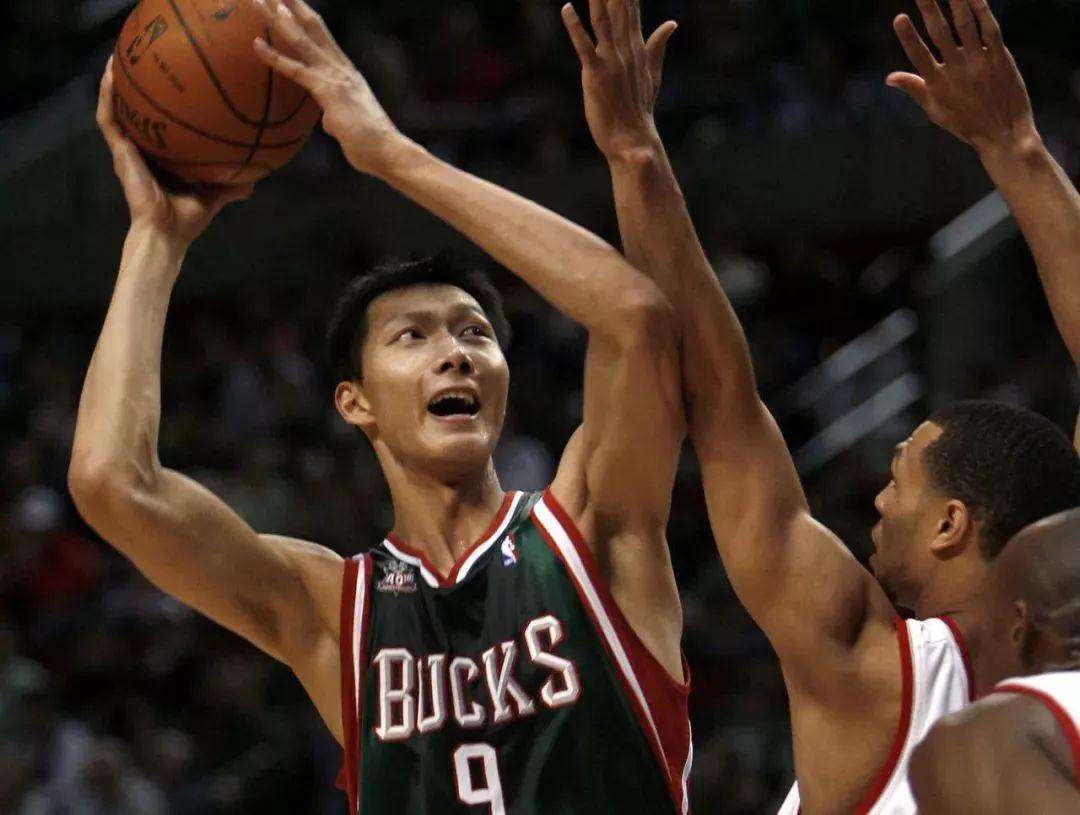 为什么nba没有选秀模板（15年前的今天！阿联第6顺位被NBA选中！重看选秀报告，天赋满满）-趣拿体育