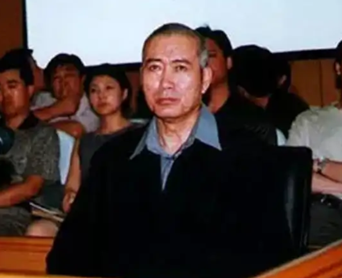 2003年慕马案巨贪落马，涉案2700余万，曾买通市长，花千万建庄园