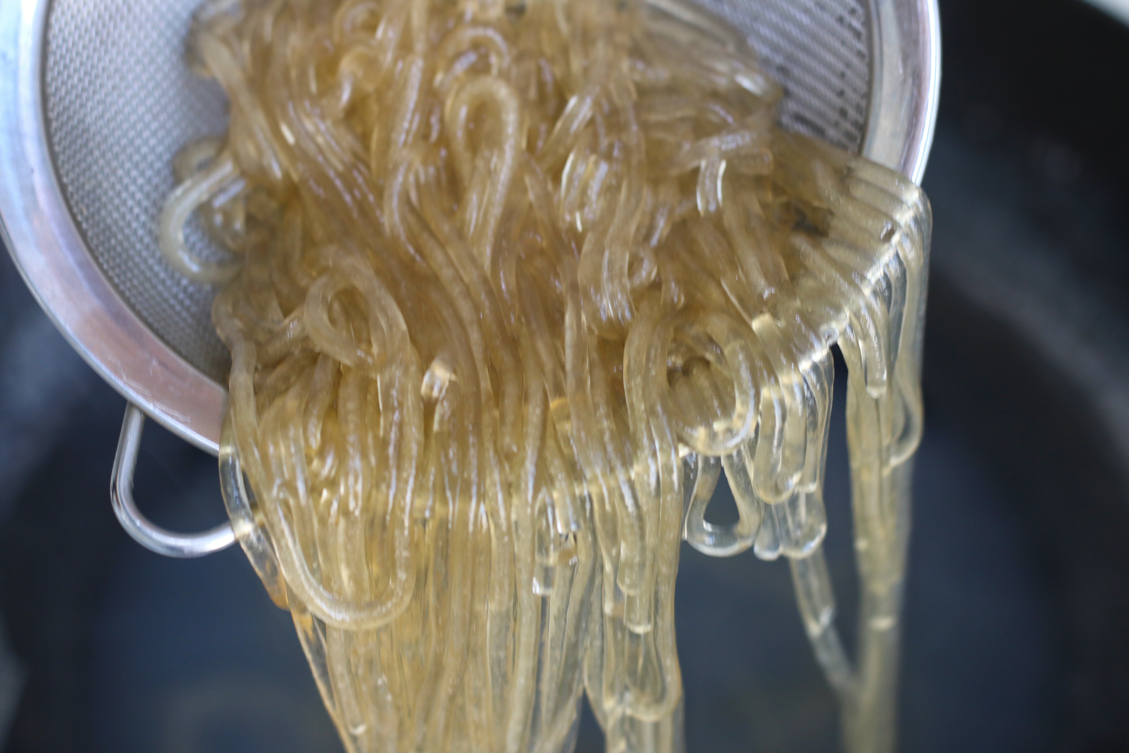 蒸韭菜包子，记住8分钟，韭菜碧绿不变色，包子好看又好吃