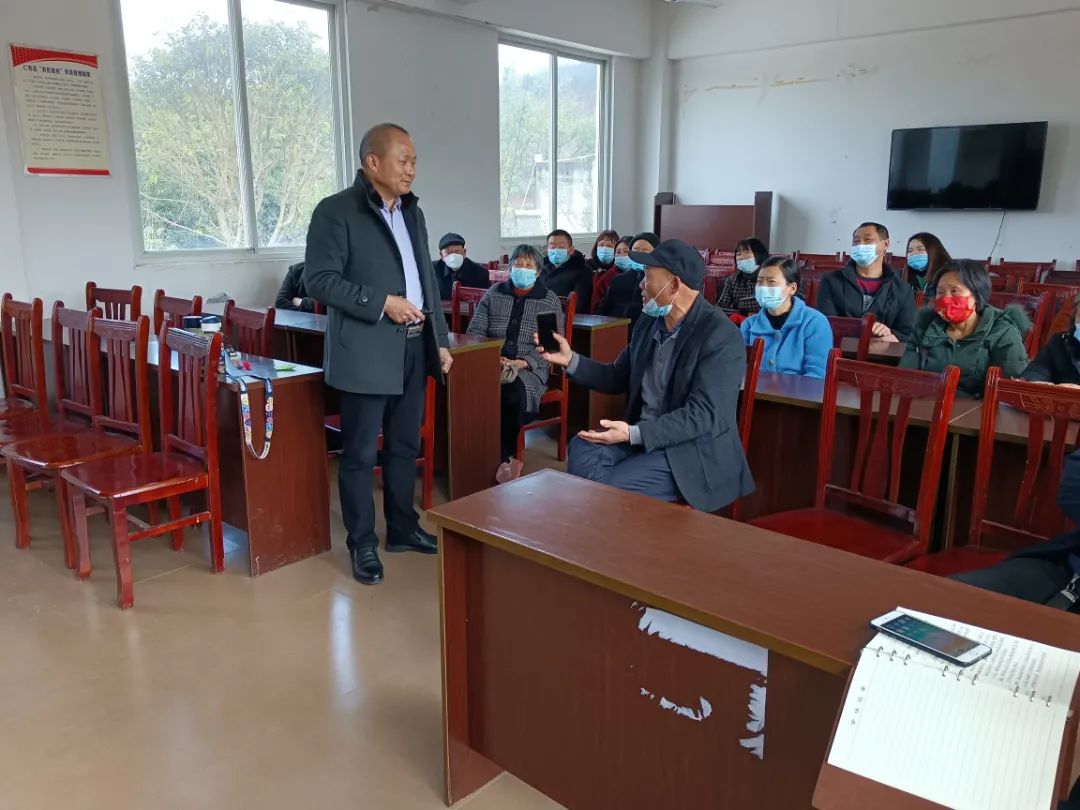 瀛领所胡群挥律师走进钟祥镇针鼓社区作住宅专项维修资金法律培训