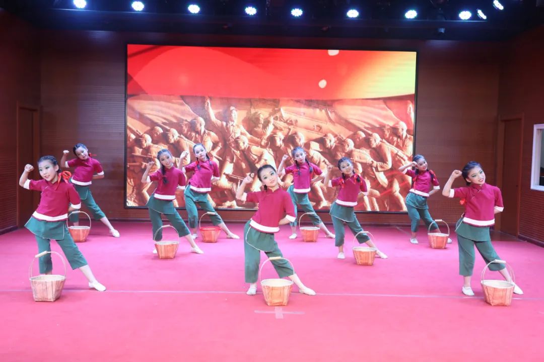 合陽縣文化館舉辦慶祝“六一”兒童節(jié)暨“2022·向新春”青少年書畫展頒獎活動