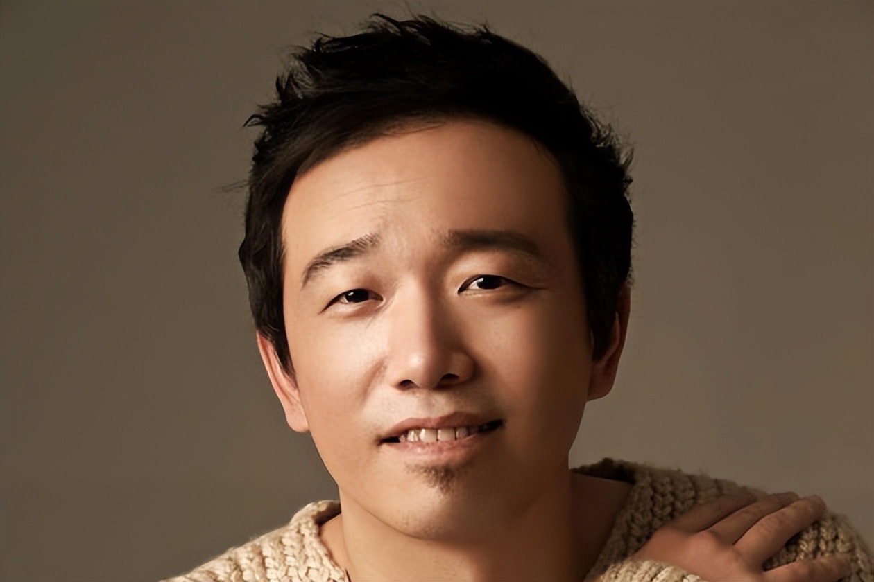 "喜剧人生"潘斌龙:一个其貌不扬的穷小子,搞笑之路真的好尴尬