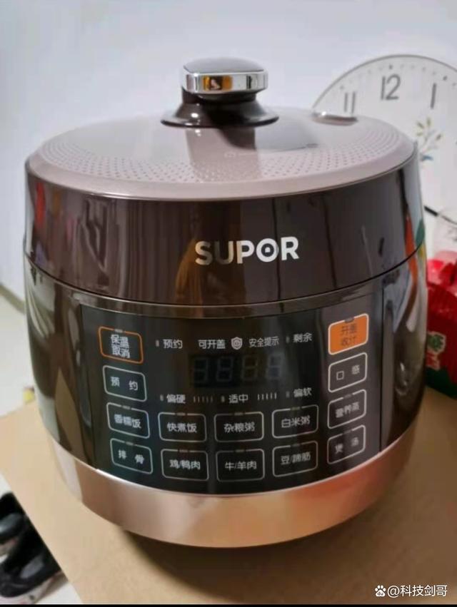 蘇泊爾電壓力鍋（蘇泊爾5L球釜電壓力鍋煮熟飯后有時打不開蓋的解決小竅門）