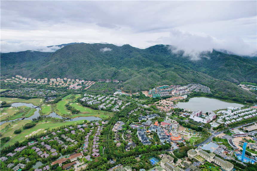 自驾海南，探寻雨林秘境，黎族村落到茶园深处，4天3晚游玩全攻略