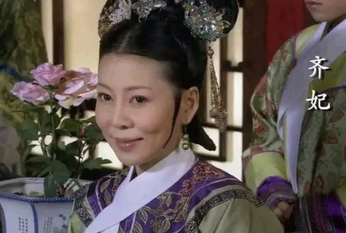 《甄嬛传》十位演员现状，多人已无人问津，有人塌房，有人被网暴