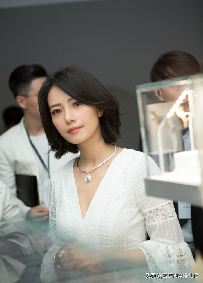 齐肩发怎么扎好看（四五十岁的女人尽量别留长发）