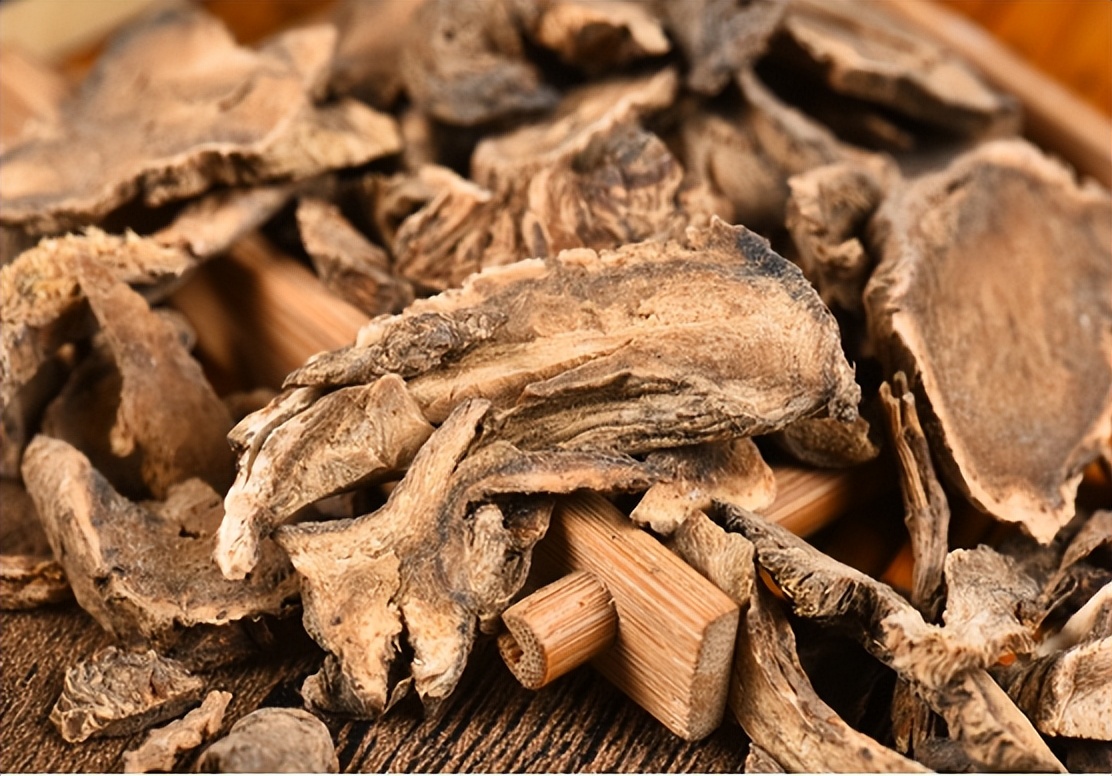 一,改善肠胃"青木香"