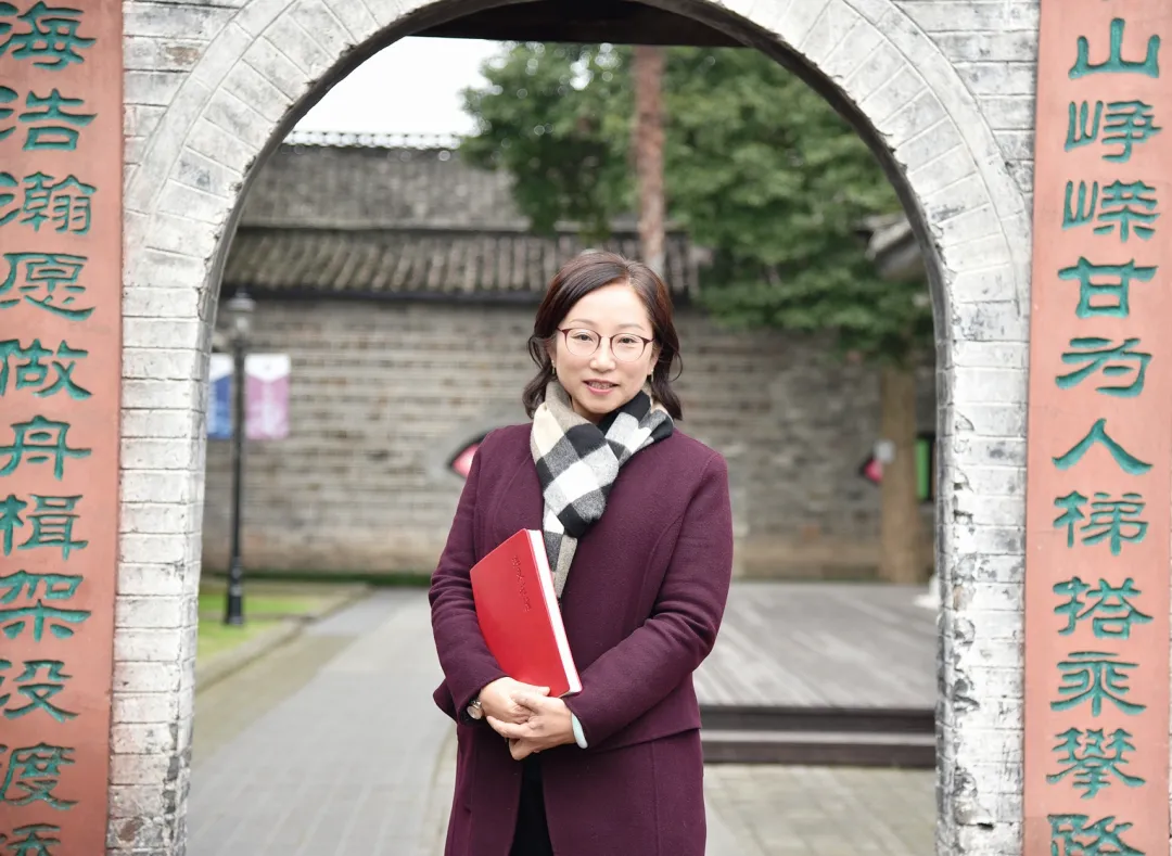 大邑这所独具“民国风”的最美学校，迎来了重量级校长