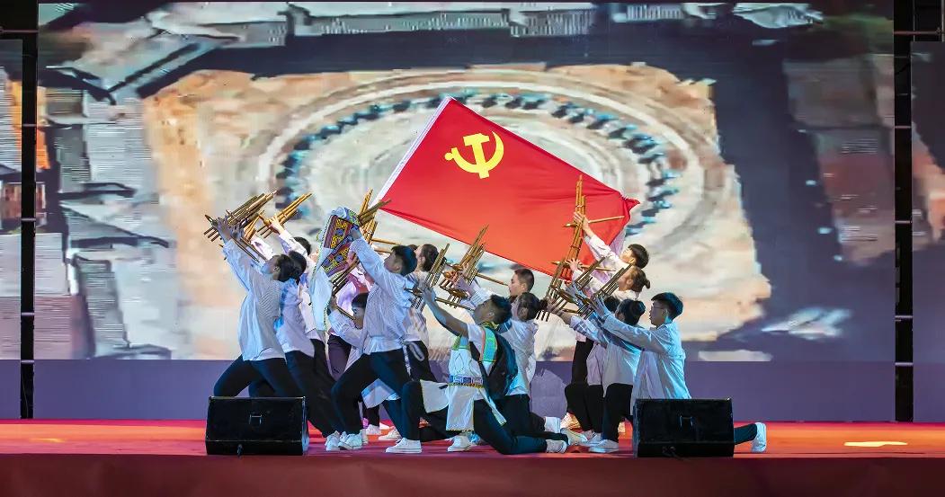 六盤水市第二十三中學校園文化藝術節(jié)(圖1) 六盤水市第二十三中學校園文化藝術節(jié)(圖1)