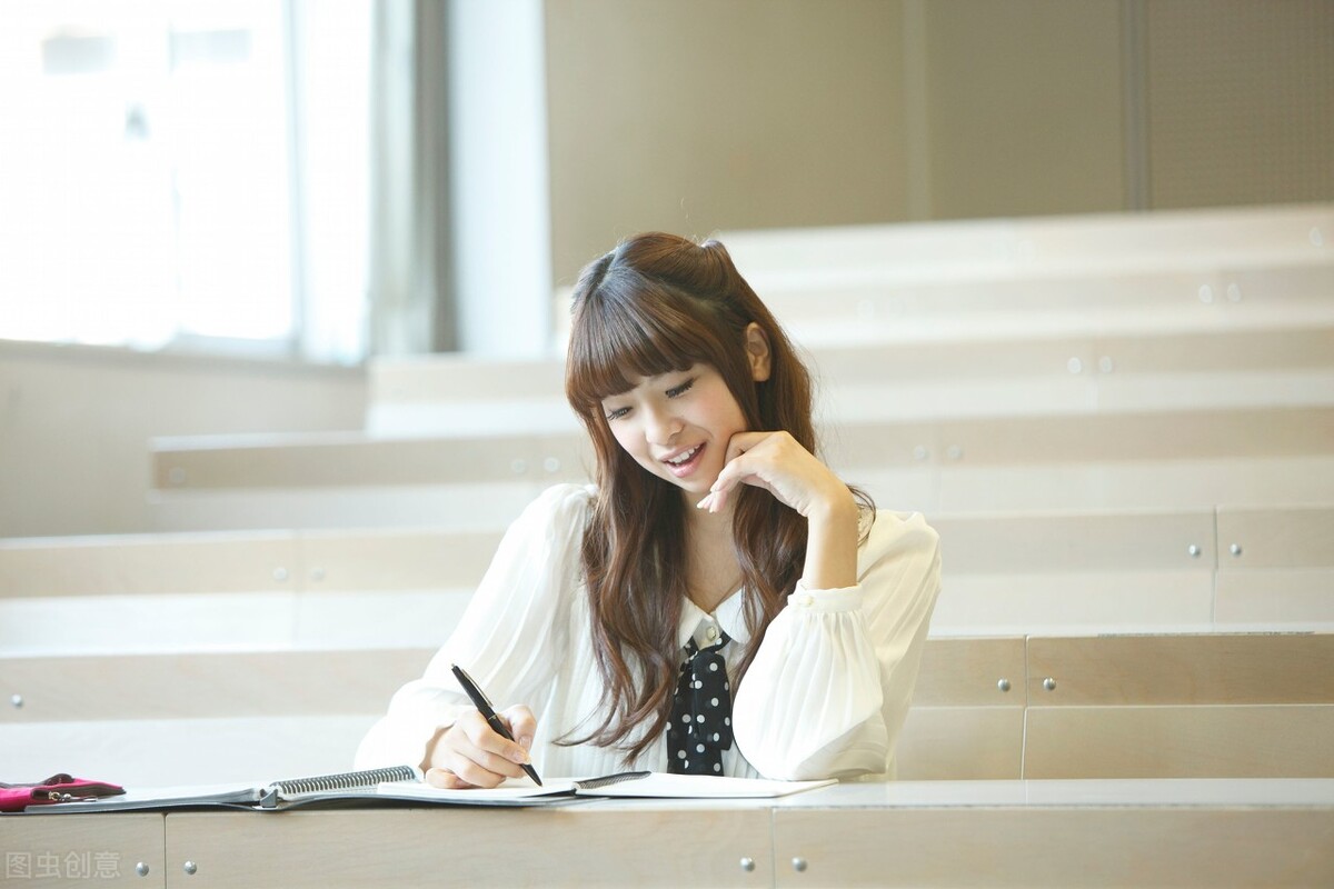 故事：爹不疼娘不爱，我这一生充满艰辛，直到考上事业单位