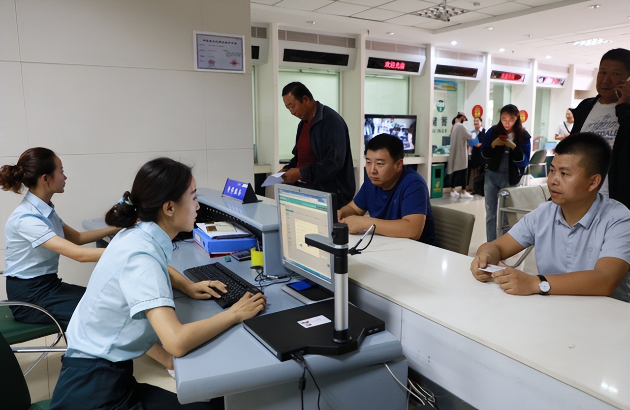 5月1日起，机动车登记迎来5项新规，新车免检，车牌号自编自选