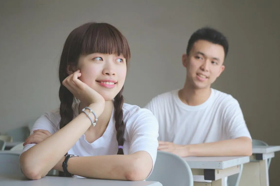 “她很好，但我不会娶她”，大学生分享恋爱经历，评论区两极分化