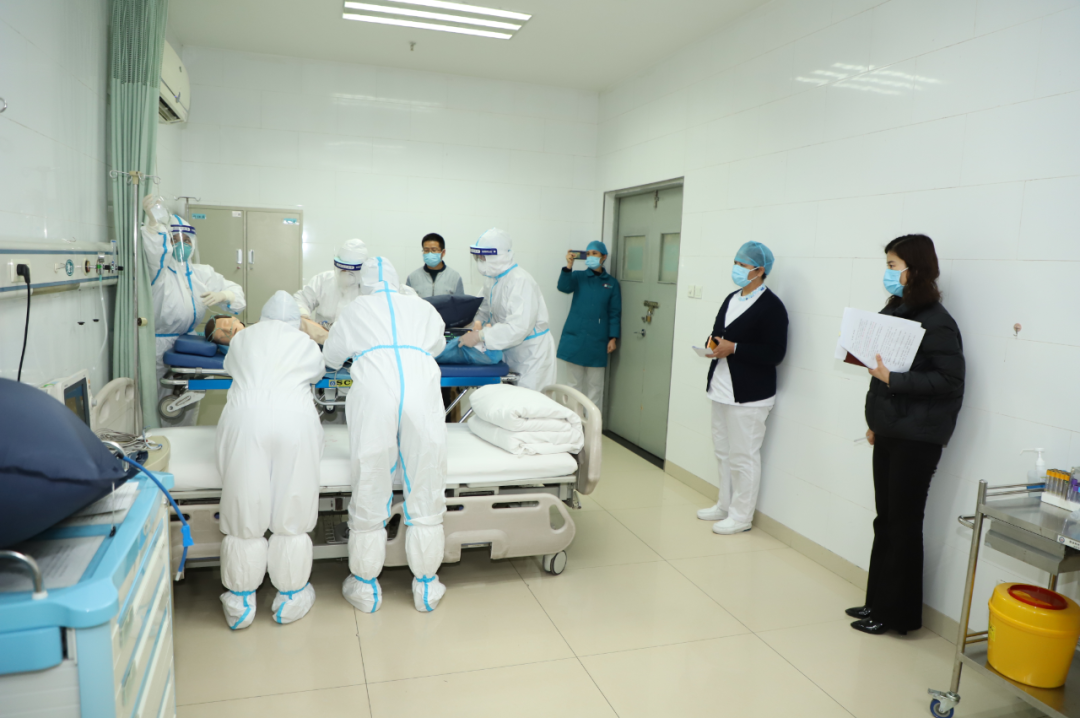 大练兵强本领渭南市中心医院防疫不松懈演练筑防线