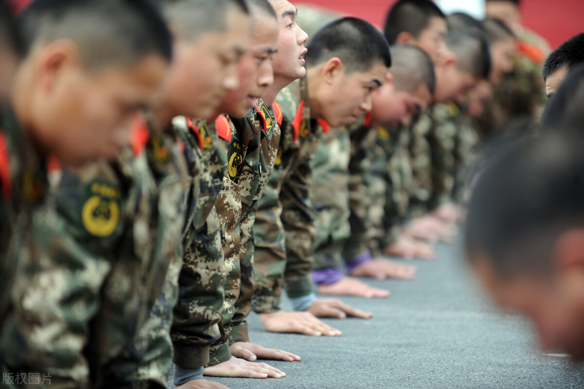 大学生当兵有什么优势？需要注意什么问题？注意具体问题具体分析