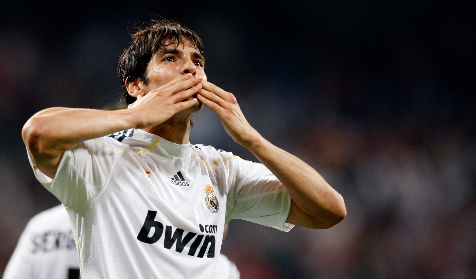 足球场上有那些位置已经逐渐消失(姆巴佩无奈,卡卡感叹,足球个人英雄