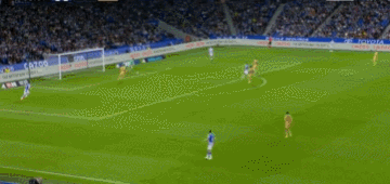 佩德里致敬温苏埃（曼城是巴萨试金石！哈维新阵激活莱万：关键看背后那俩人）