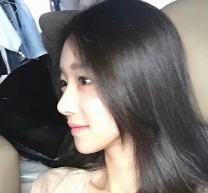 徐睿知 ​​​少女时期美照