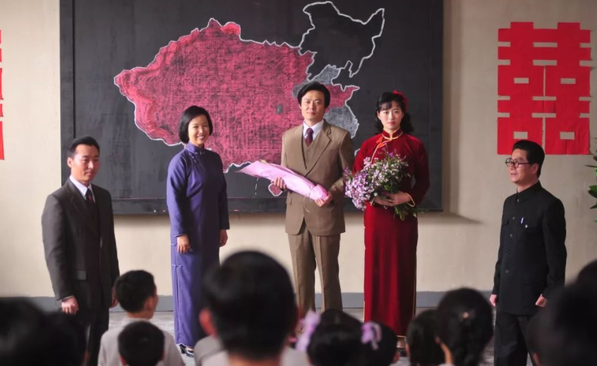 忠贞者邓颖超：青年时期的她有多优秀？她与周总理如何走到一起？