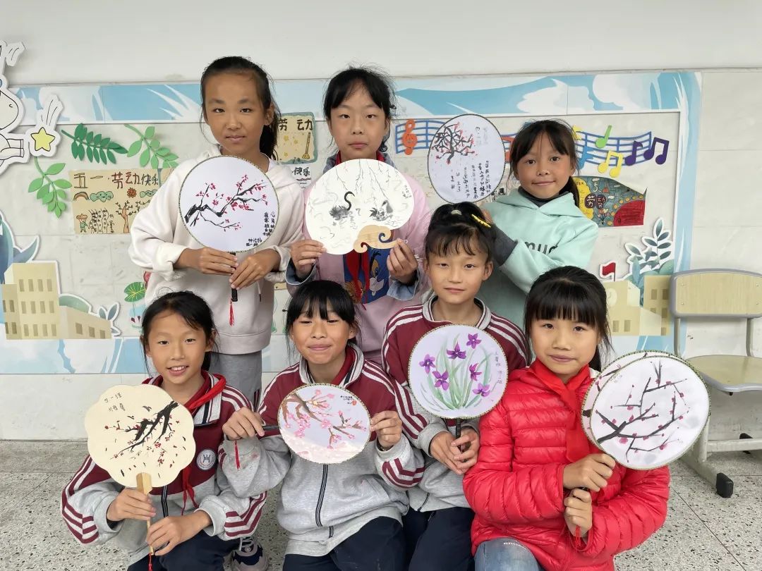 美在附小——记天府新区新兴中学附属小学开展第一届艺术节