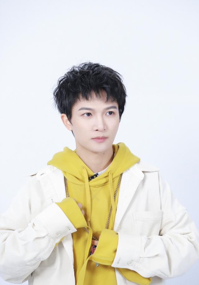 周深：因为个子只有161，生活中烦恼不少，喜欢比自己高的女朋友