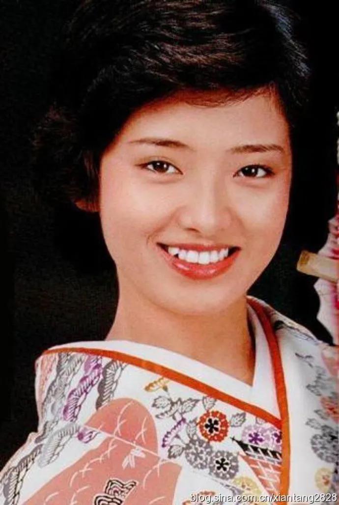 山口百惠，25张精美的照片