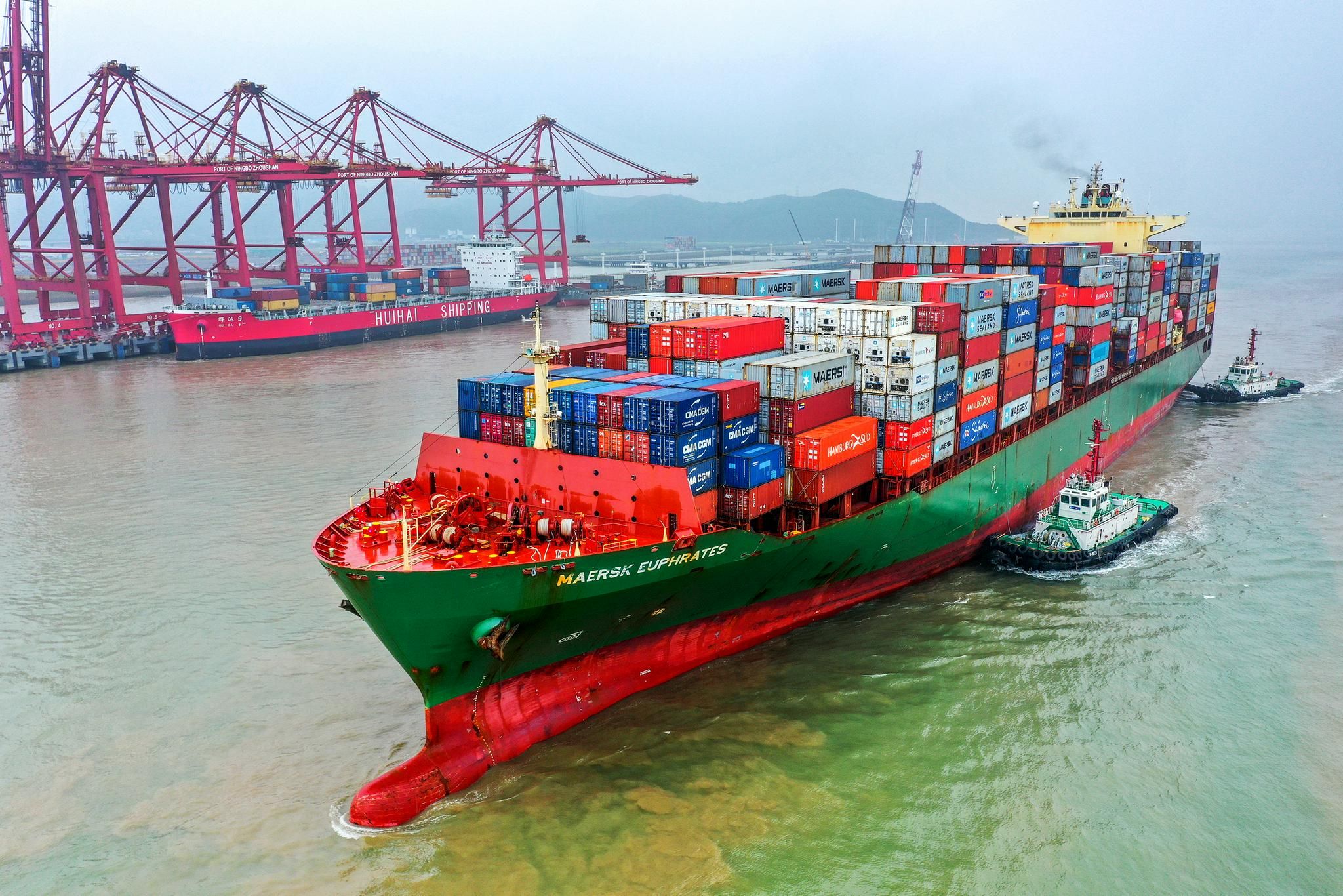 2021年中国港口货物吞吐量和集装箱吞吐量40强