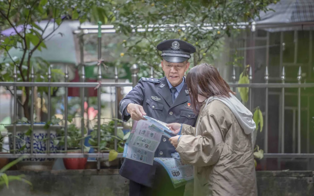 就要直播(就要直播了！预热！预热！12月25日上午9点，关注他，转起来)