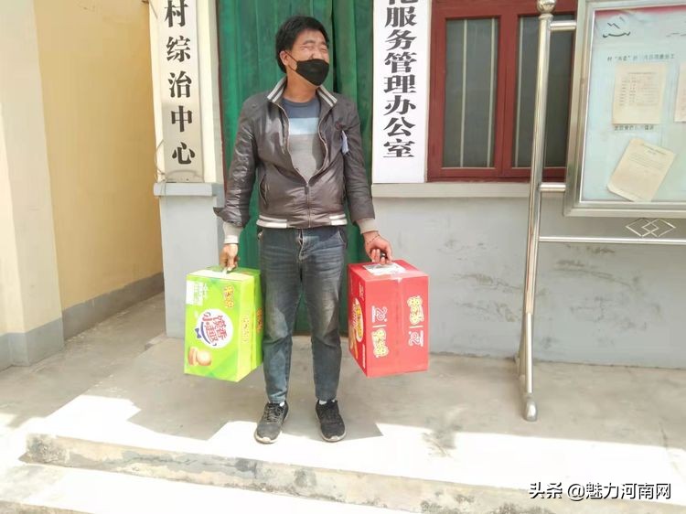 辉县爱心人士慷慨解囊献爱心 助力“高庄”打赢疫情防控战