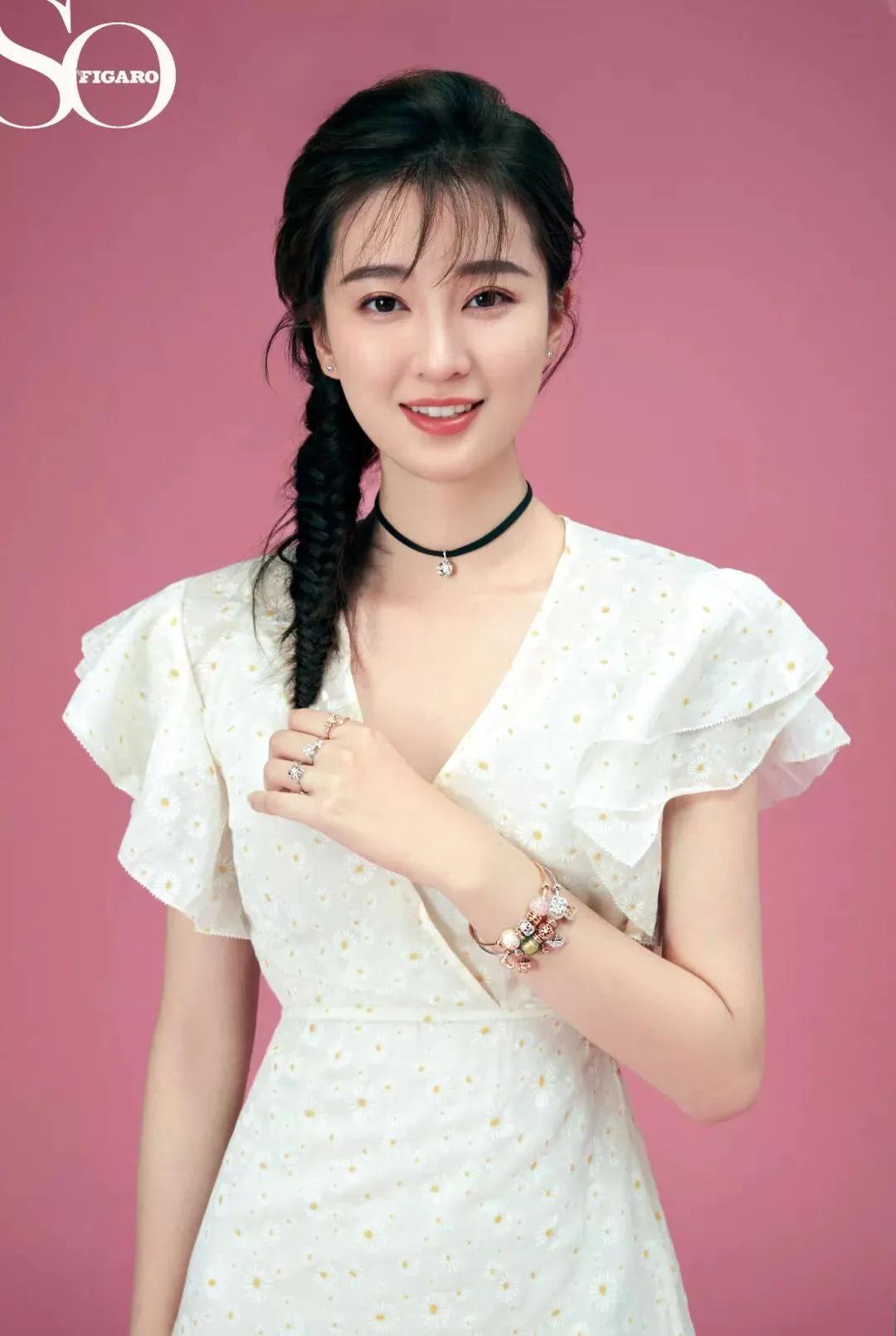 乔欣清纯可爱照